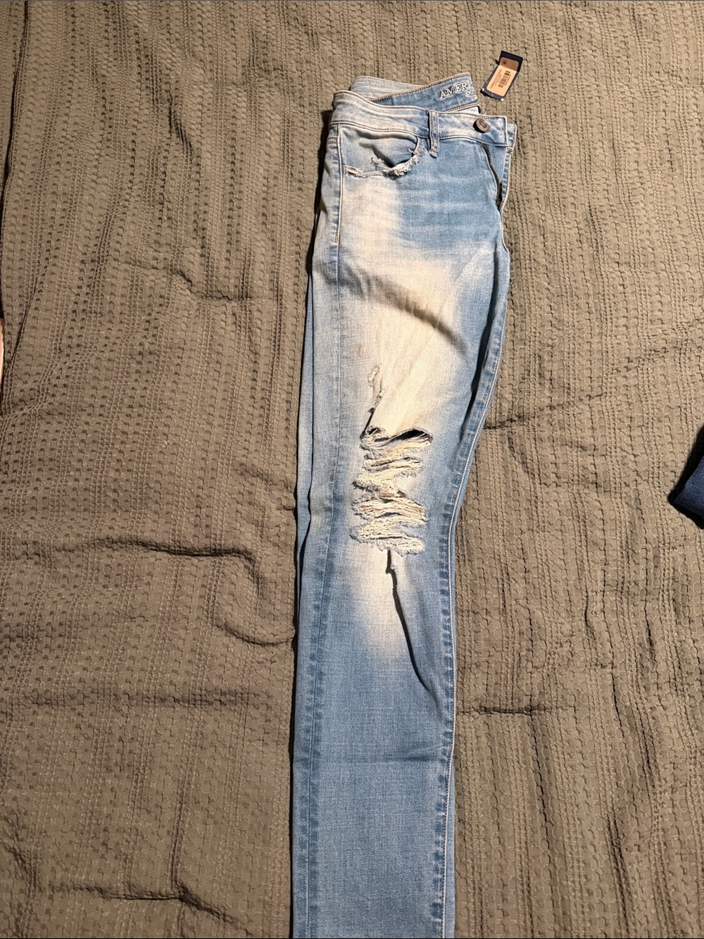 American Eagle Outfitters Light Blue Distressed Skinny Jeans